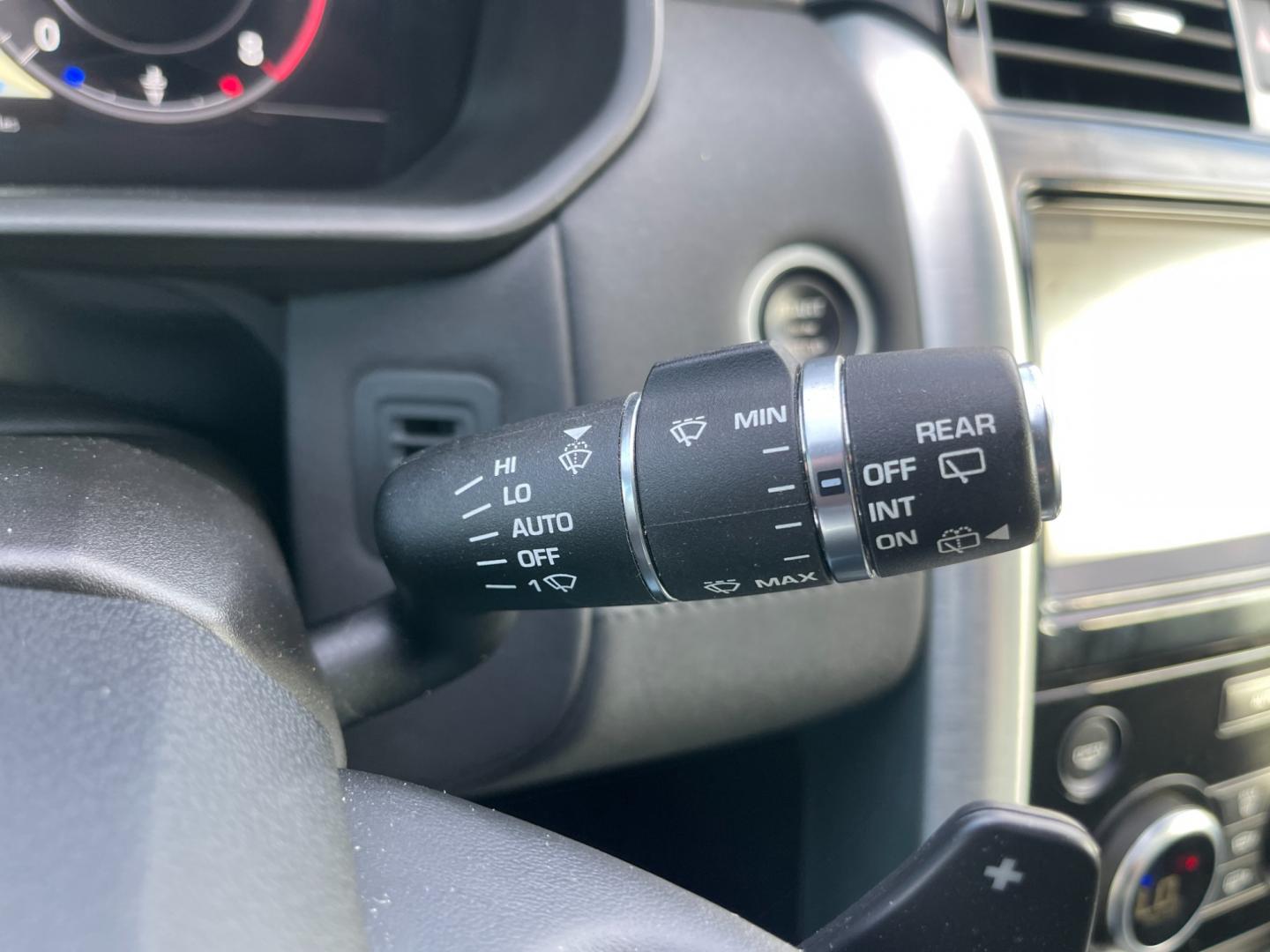 2018 Blue /Black Land Rover Discovery HSE (SALRR2RV5JA) with an 3.0L V6 DOHC 24V Supercharged engine, 8A transmission, located at 11115 Chardon Rd. , Chardon, OH, 44024, (440) 214-9705, 41.580246, -81.241943 - This 2018 Land Rover Discovery HSE is a luxurious and capable SUV that offers a blend of comfort, technology, and off-road prowess. With its 3.0L supercharged V6 engine, it produces 340 horsepower and is paired with an 8-speed automatic transmission. The interior features premium leather upholstery, - Photo#30